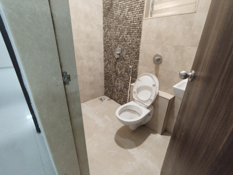 Bathroom, mukta-residency-phase-2 2 Bedroom 640 Sq.Ft. Apartment In Daighar Gaon Thane 8135402
