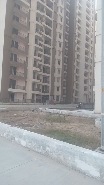 2 BHK Apartment – Exterior View View at Amrapali Kingswood, Sector 4, Greater Noida - for Sale
