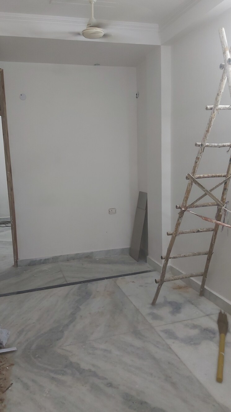 Balcony, mayur vihar 2.5 Bedroom 650 Sq.Ft. Builder Floor In Mayur Vihar Delhi 8135422