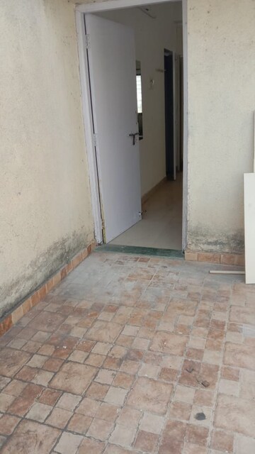 Room in 2 BHK Apartment at Aundh – for Rent