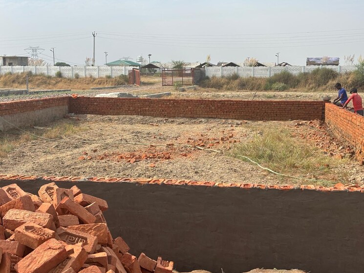 undefined, upsidc site b  110 Sq.Yd. Plot In Upsidc Site B Greater Noida 8135416