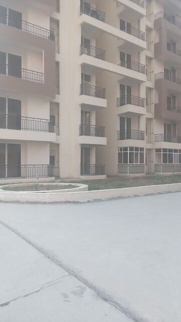 3 BHK Apartment – Exterior View View at Amrapali Kingswood, Sector 4, Greater Noida - for Sale