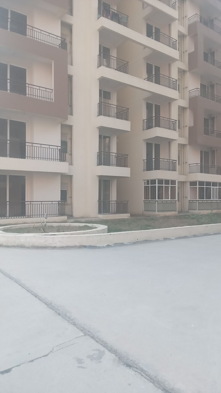 Exterior View, amrapali-kingswood 3 Bedroom 1115 Sq.Ft. Apartment In Sector 4 Greater Noida Greater Noida 8135418