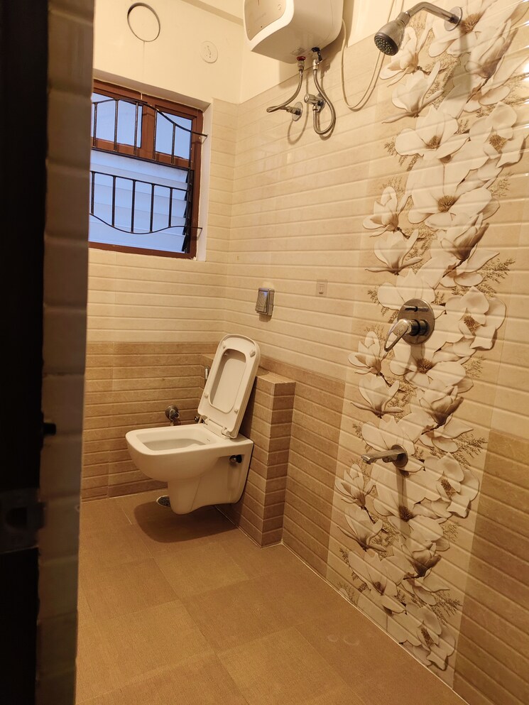 Bathroom, halasuru 1 Bedroom 300 Sq.Ft. Builder Floor In Halasuru Bangalore 8135438