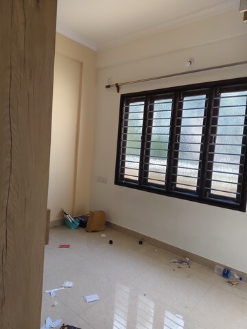 Room in 1 BHK Builder Floor at Halasuru – for Rent