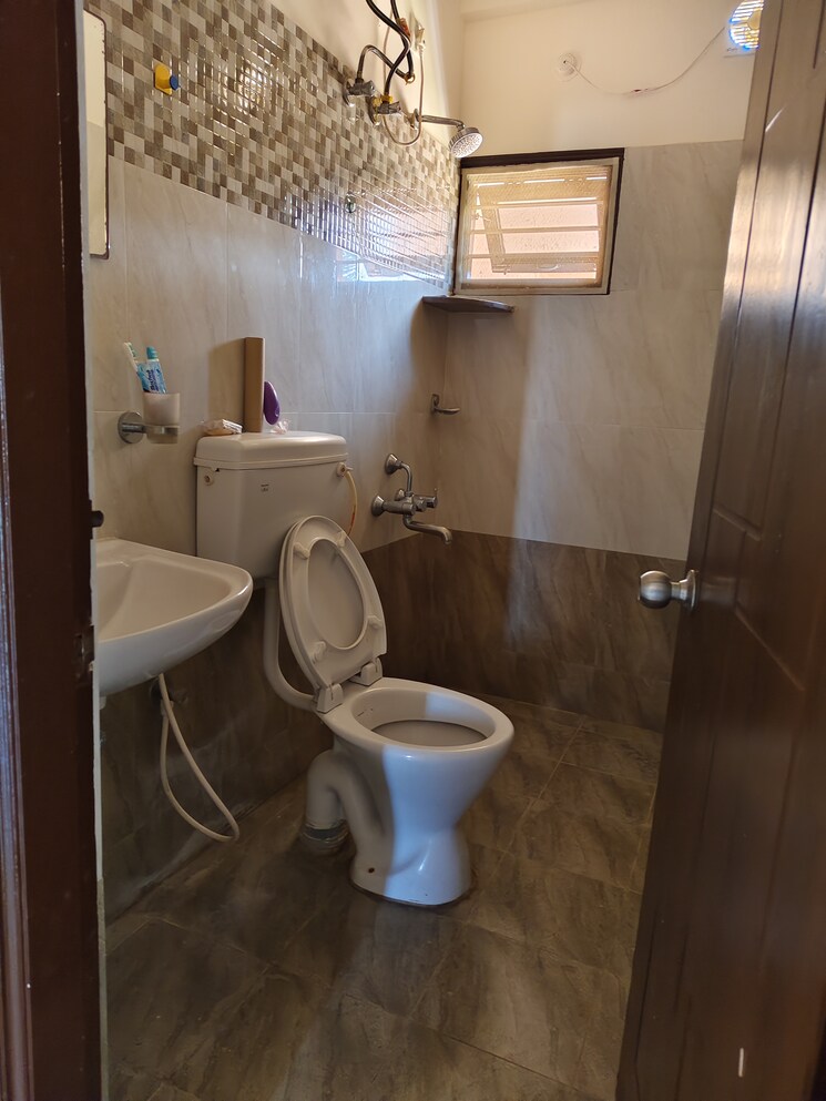 Bathroom, halasuru 1 Bedroom 300 Sq.Ft. Builder Floor In Halasuru Bangalore 8135438