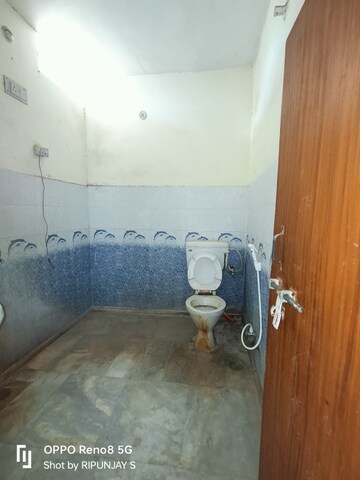 Bathroom in 1 BHK Independent House at Gomti Nagar – for Rent