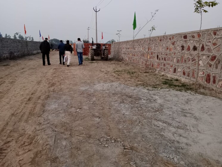 undefined, upsidc site b  100 Sq.Yd. Plot In Upsidc Site B Greater Noida 8135444