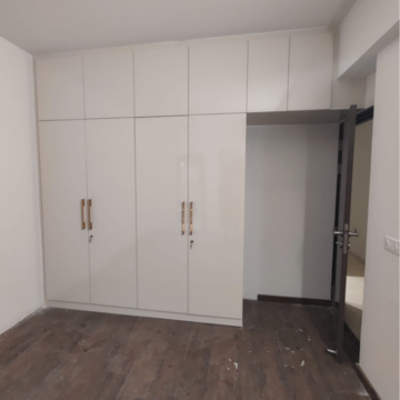 Room in 4 BHK Builder Floor at DLF Gardencity Enclave, Sector 93 – for Rent