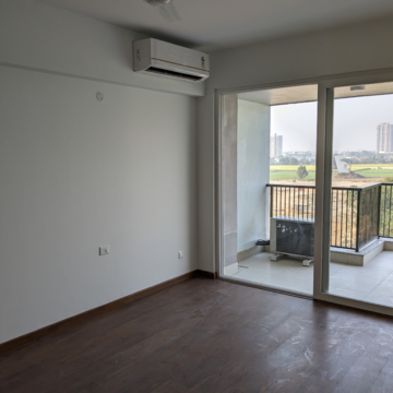 Room in 4 BHK Builder Floor at DLF Gardencity Enclave, Sector 93 – for Rent