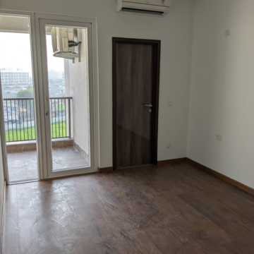 Room in 4 BHK Builder Floor at DLF Gardencity Enclave, Sector 93 – for Rent