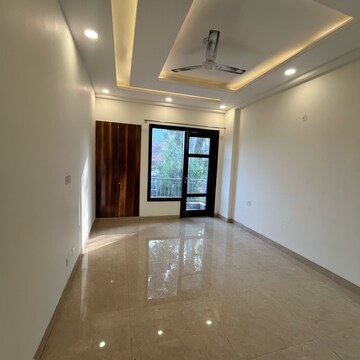 Room in 3 BHK Builder Floor at Chattarpur – for Rent