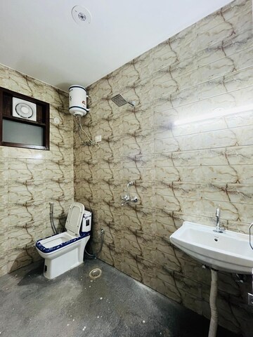 Bathroom in 1 BHK Builder Floor at Saket – for Rent