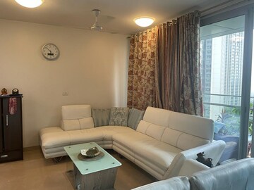 Living Room in 2.5 BHK Apartment at Oberoi Realty Splendor, Jogeshwari East – for Sale