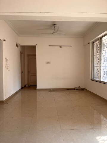 Room in 2.5 BHK Apartment at Sharada Oxford Classic, Wanowrie – for Sale