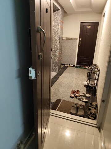 Furnished Amenities in 1 BHK Apartment at Halasuru – for Rent