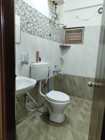 Bathroom in 1 BHK Apartment at Halasuru – for Rent