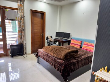 Bedroom in 3 BHK Builder Floor at SS Plaza Gurgaon, Sector 47 – for Rent
