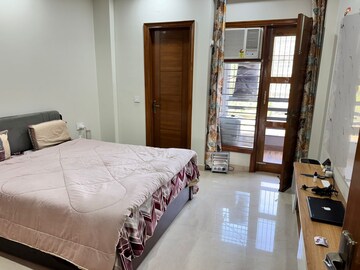 Bedroom in 3 BHK Builder Floor at SS Plaza Gurgaon, Sector 47 – for Rent