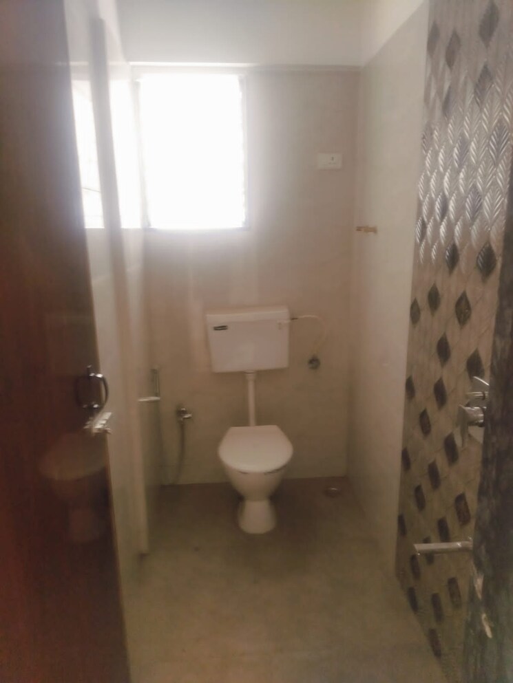 Bathroom, pushpak nagar 1.5 Bedroom 855 Sq.Ft. Apartment In Pushpak Nagar Navi Mumbai 8135574