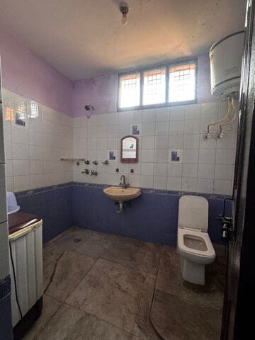 Bathroom in 1 RK Builder Floor at Sector 45 – for Rent