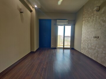 2.5 BHK Apartment For Rent in Mahagun Moderne, Sector 78