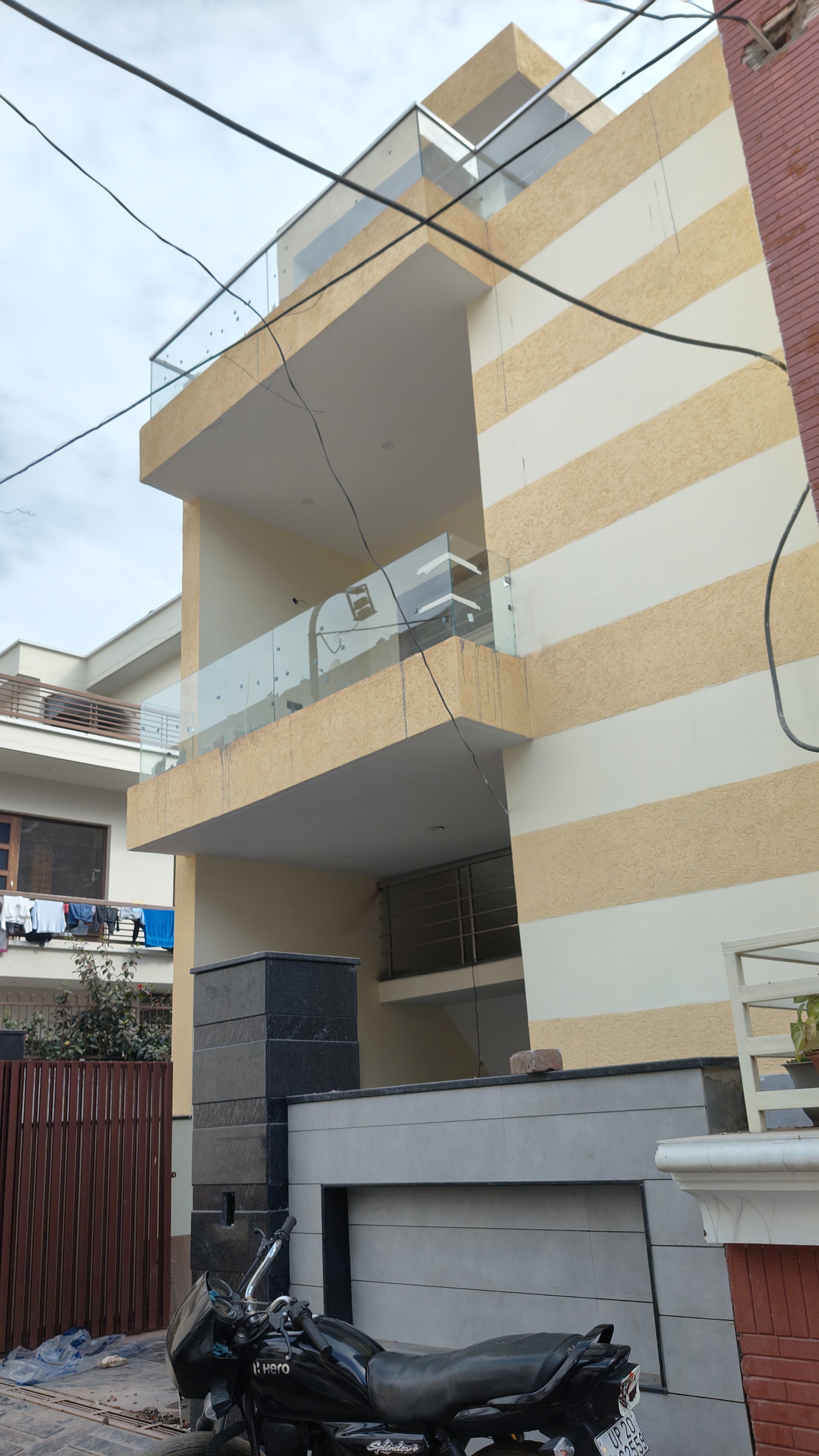 4 BHK + Extra Room Independent House For Sale in D R Estate 