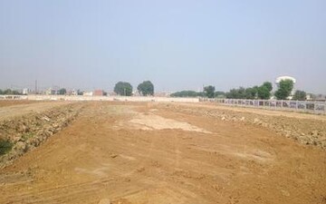 Plot For Sale in Sector 82