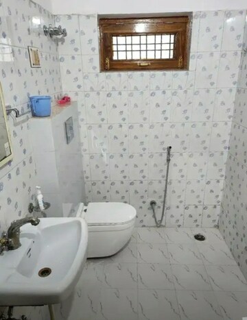Bathroom in 2 BHK Builder Floor at Aliganj – for Rent