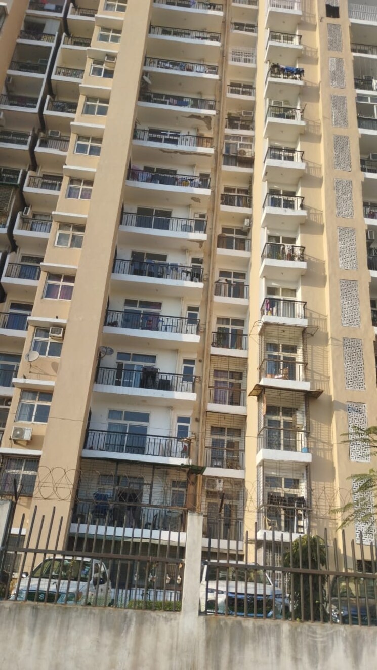 Exterior View, amrapali-zodiac 2 Bedroom 1075 Sq.Ft. Apartment In Sector 120 Noida 8135924