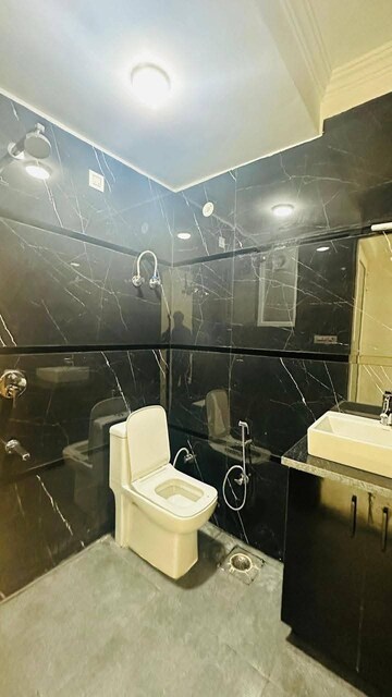 Attached Bathroom in 2 BHK Builder Floor at Saket – for Rent