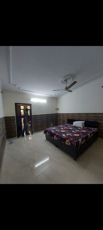 Bedroom in 1 BHK Apartment at Sarita Vihar – for Rent