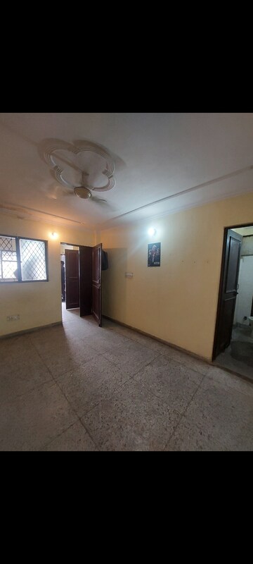 Room in 1 BHK Apartment at Sarita Vihar – for Rent