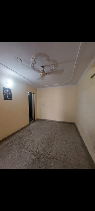 Room in 1 BHK Apartment at Sarita Vihar – for Rent