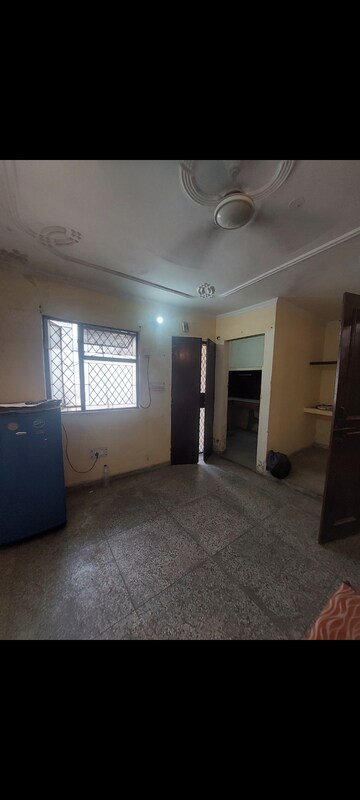 Room in 1 BHK Apartment at Sarita Vihar – for Rent