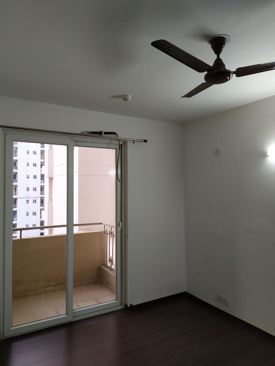 2 BHK Apartment For Sale in Supertech Cape Town