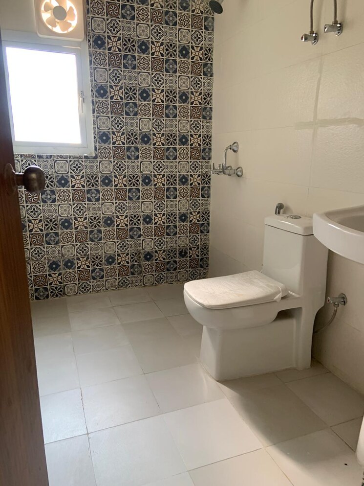 Bathroom, vvip-mangal 2 Bedroom 1330 Sq.Ft. Apartment In Raj Nagar Extension Ghaziabad 8136007