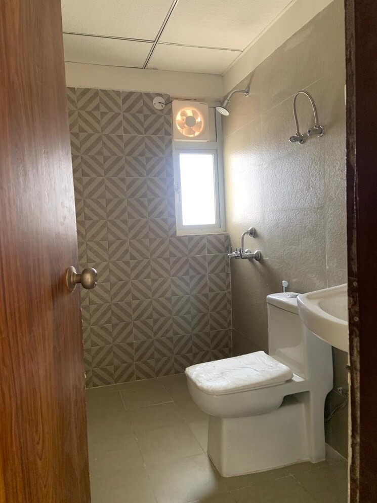 Bathroom, vvip-mangal 2 Bedroom 1250 Sq.Ft. Apartment In Raj Nagar Extension Ghaziabad 8136013
