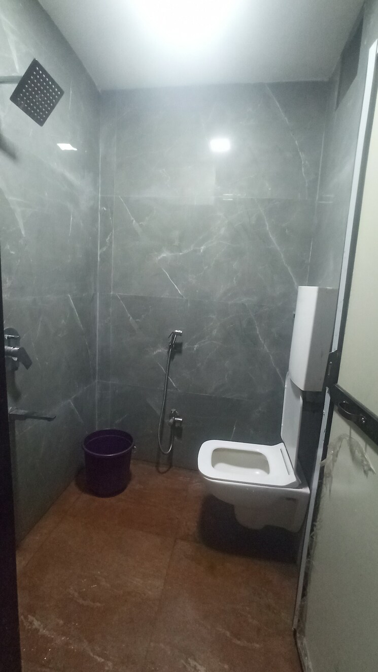 Bathroom, sai-pooja-society 1.5 Bedroom 850 Sq.Ft. Apartment In Airoli Navi Mumbai 8136027