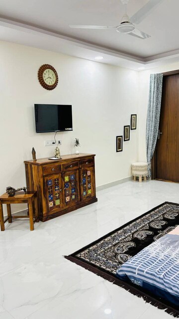 Living Room in 2 BHK Builder Floor at Saket – for Rent