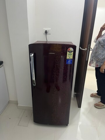 Furnished Amenities in 2 BHK Apartment at Lodha Amara, Kolshet Road – for Rent