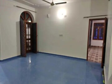 Room in 2 BHK Independent House at Jankipuram – for Rent