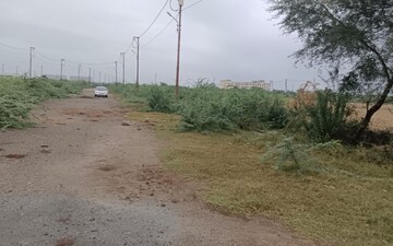Plot For Sale in Jaypee Greencrest Homes, Jaypee Greens Sports City