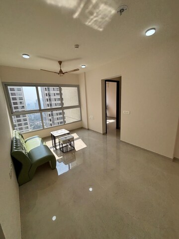 Room in 2 BHK Apartment at Piramal Vaikunth, Balkum Pada – for Rent