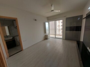 Room in 3 BHK Apartment at M3M Marina, Sector 68 – for Rent