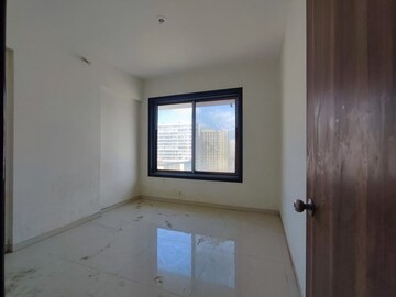 Room in 3.5 BHK Apartment at Metro Tulsi Elanza, Chembur – for Rent