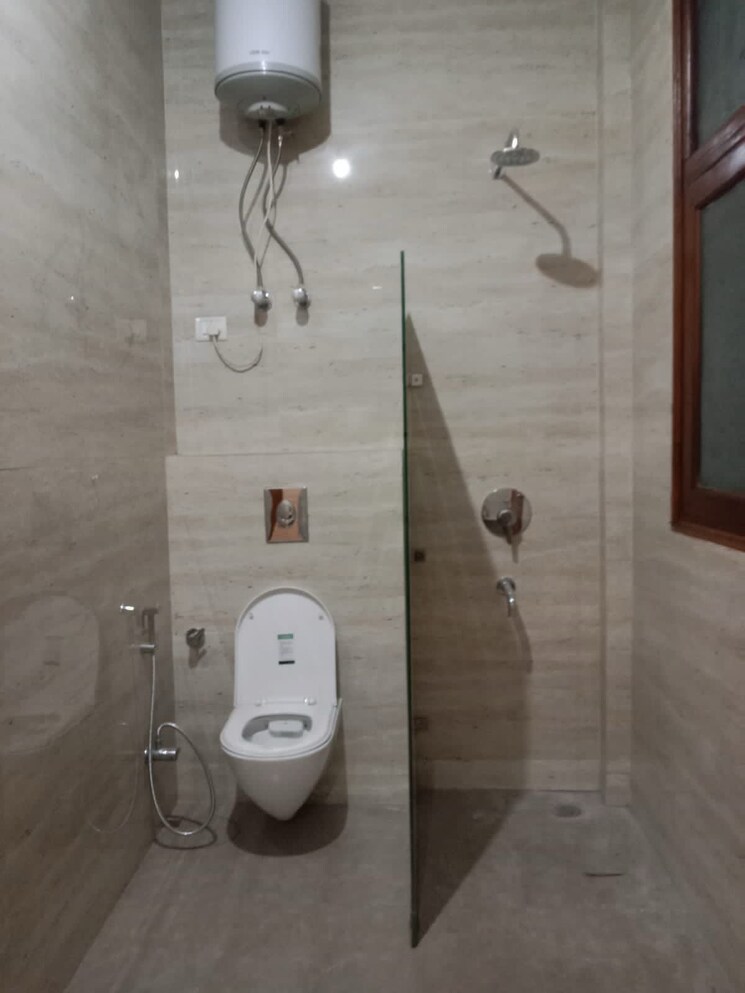Bathroom, pioneer-araya 4 Bedroom 4279 Sq.Ft. Apartment In Sector 62 Gurgaon 8136323