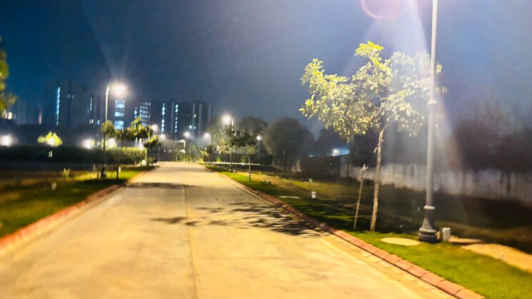 Garden, au-arihant-enclave  137 Sq.Yd. Plot In Shahpur Bamheta Ghaziabad 8136317