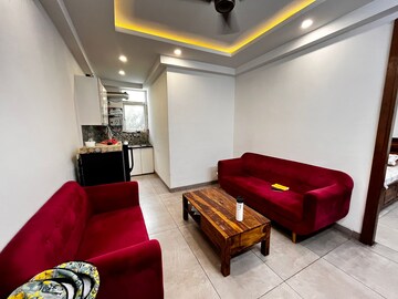 Living Room in 1 BHK Builder Floor at Ansal Sushant Lok I, Sector 43 – for Rent