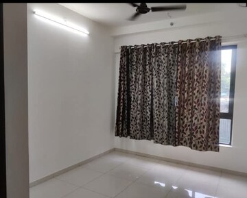 Bedroom in 2 BHK Apartment at Shapoorji Pallonji Vicinia, Powai – for Rent